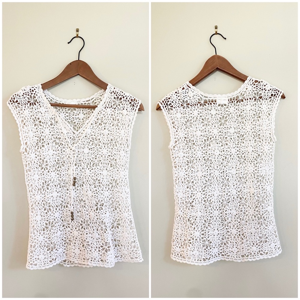 Blumind Crochet Top